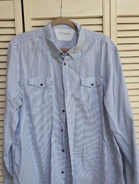 Calvin Klein Jeans Men’s Light Blue Striped Button-Down Shirt